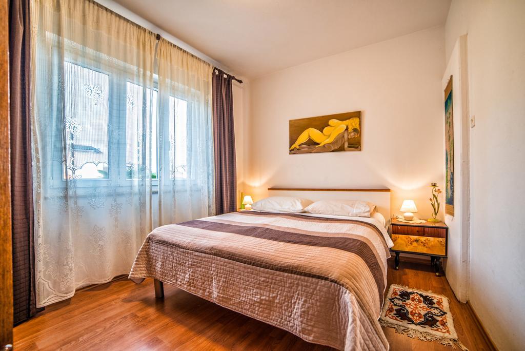 Apartment Iva โรวีน ภายนอก รูปภาพ